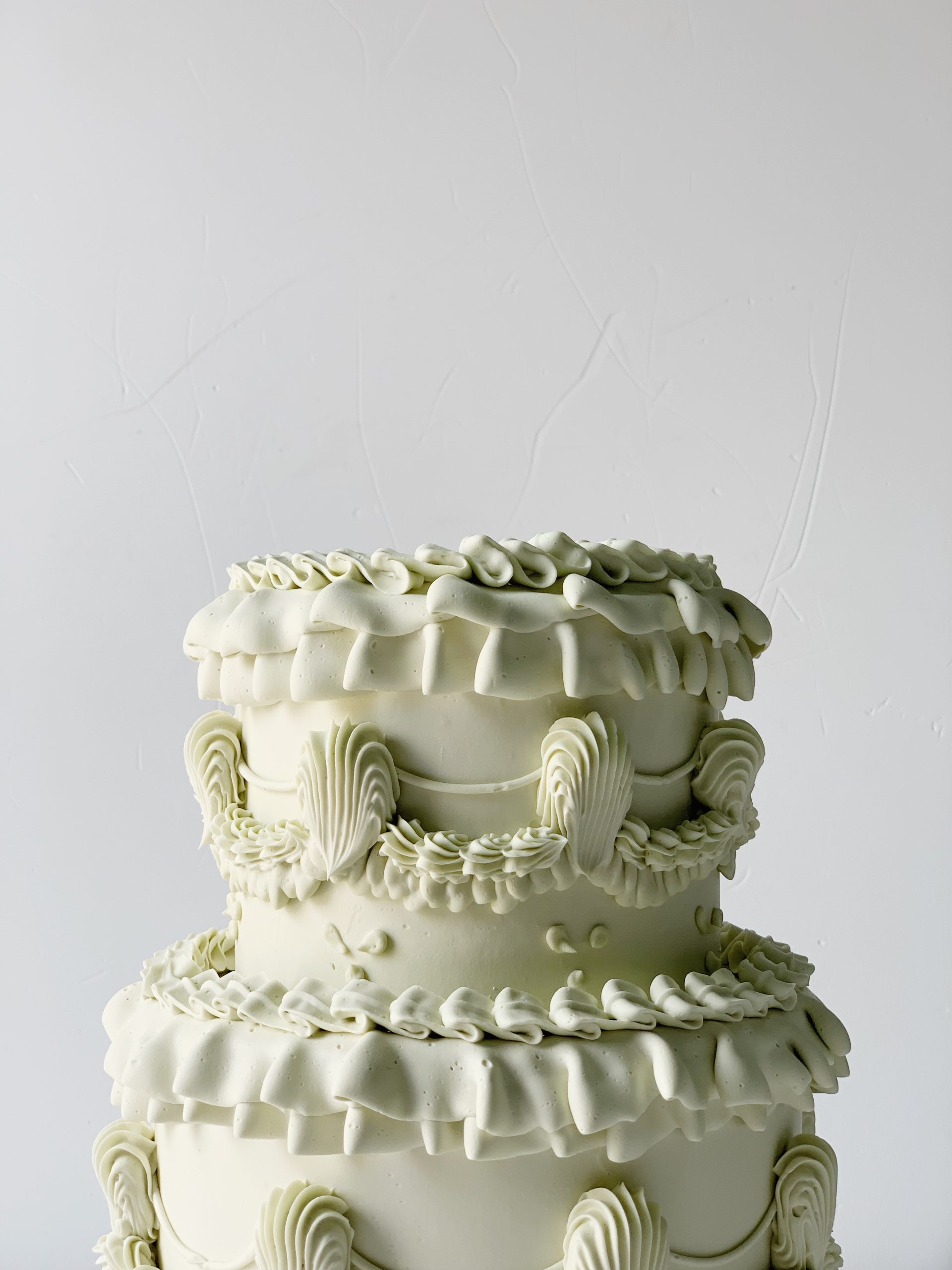 2 Tier Vintage Lush Honey Bee Baker